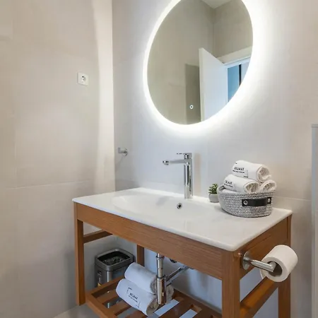 Belmar Family House With Play For Kids & Pool Villa Mandre