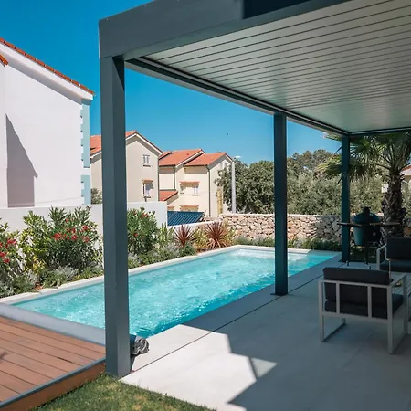 Belmar Family House With Play For Kids & Pool